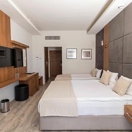 Mimoza Hotel 3*